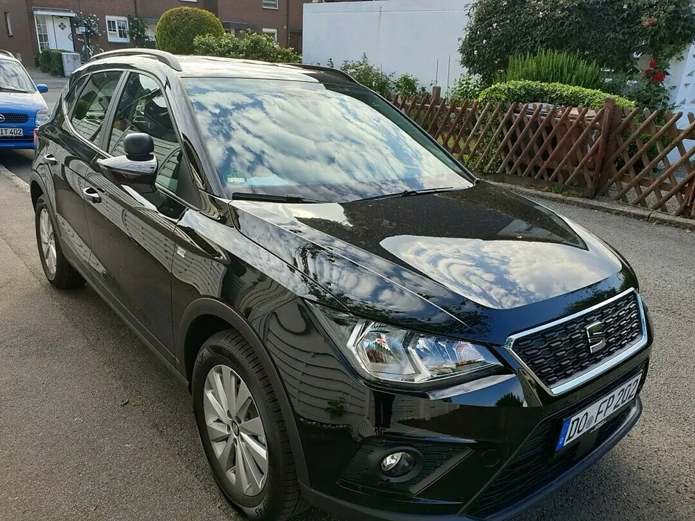 Seat mit Automatikgetriebe aus dem Fuhrpark der Fahrschule Pohl