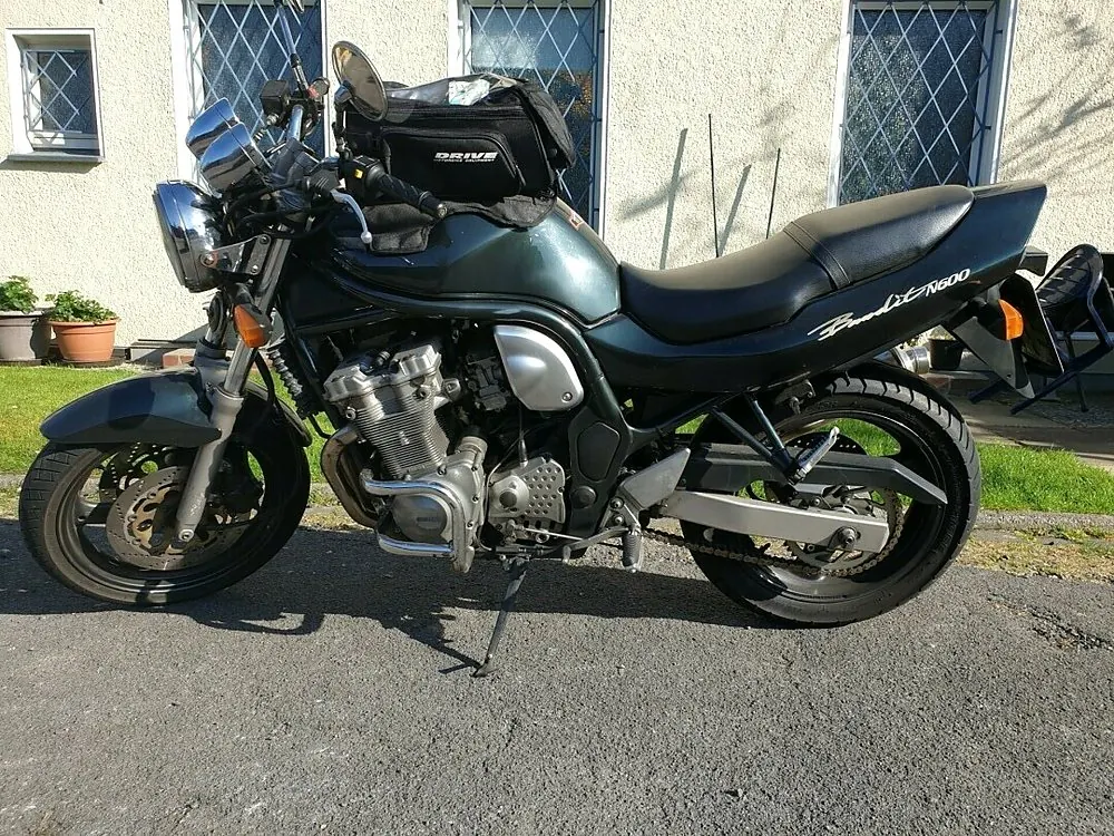 Suzuki Bandit 600 der Fahrschule Pohl, Ausbildungsmotorrad der Klasse A