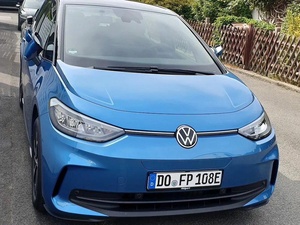 Blauer VW ID.3 der Fahrschule Pohl mit dem Kennzeichen DO-FP 108E